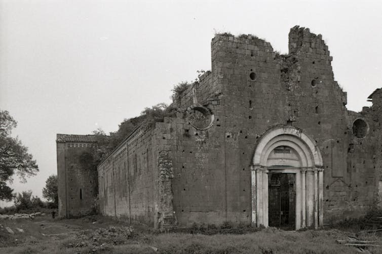 an archaeologist reports from the dig