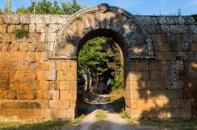 ancient roman gateway
