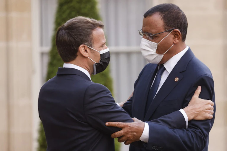 Emmanuel Macron et Mohamed Bazoum