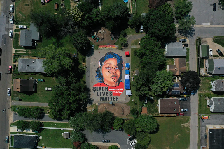 A mural depicting Breonna Taylor.