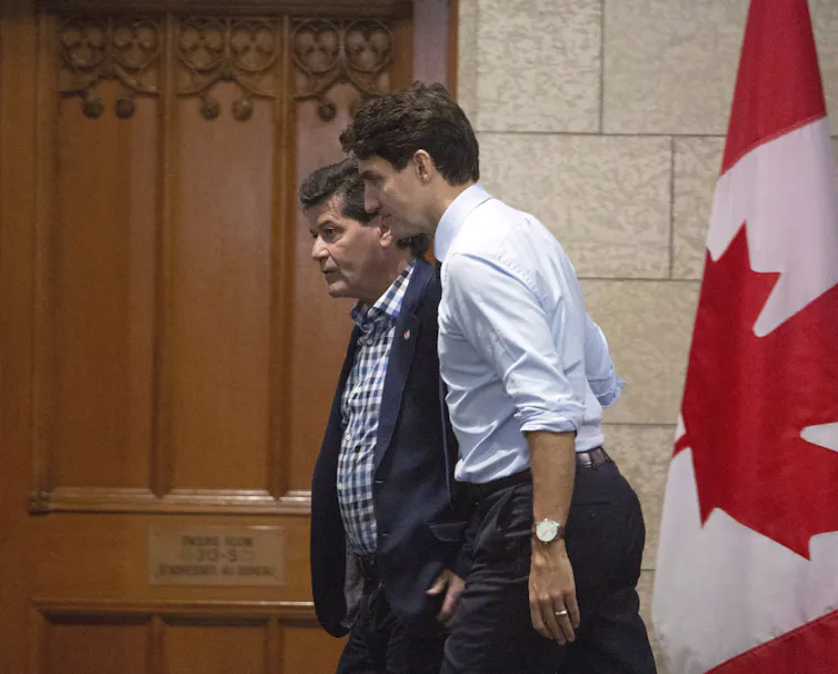 Justin Trudeau and Jerry Dias walk together