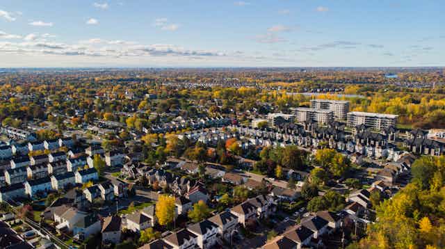Vue aérienne de la ville de Laval