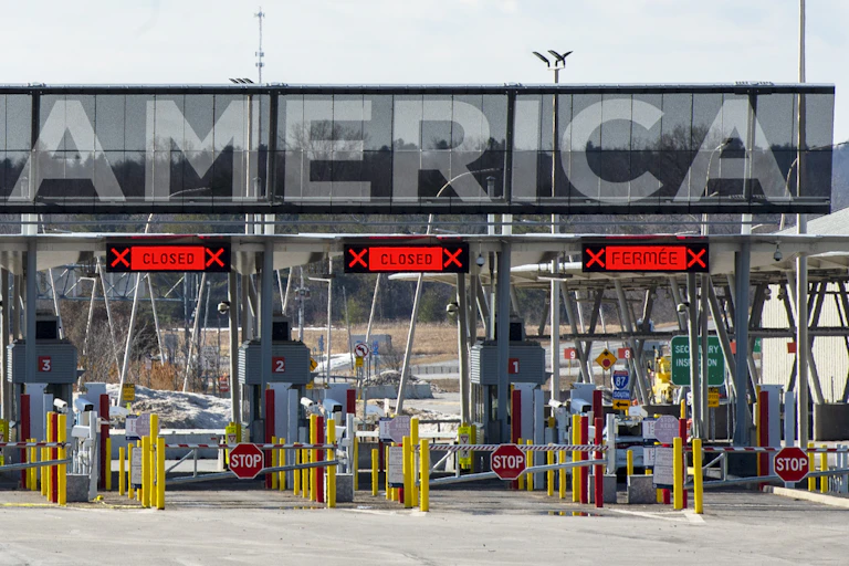 The United States border crossing in Lacolle, Que.