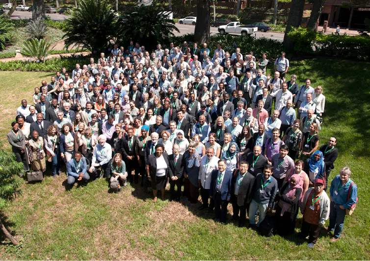 A group photo showing the diversity of people contributing to the Intergovernmental Panel on Climate Change