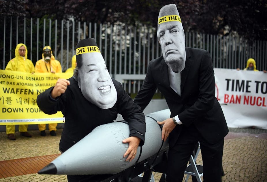 Manifestants déguisés en Kim Jong-Un et Donald Trump
