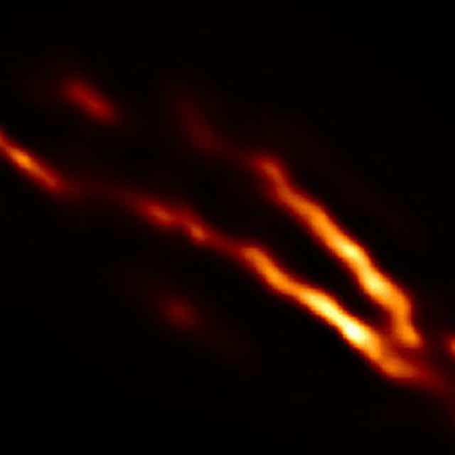 Radiowave image of plasma jets from supermassive black hole