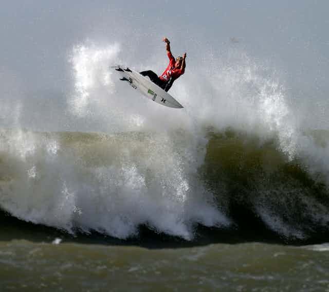 Surfing-'Small and funky' waves a concern for Games debut