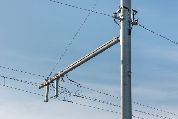 An overhead voltage cable on an e-highway track.