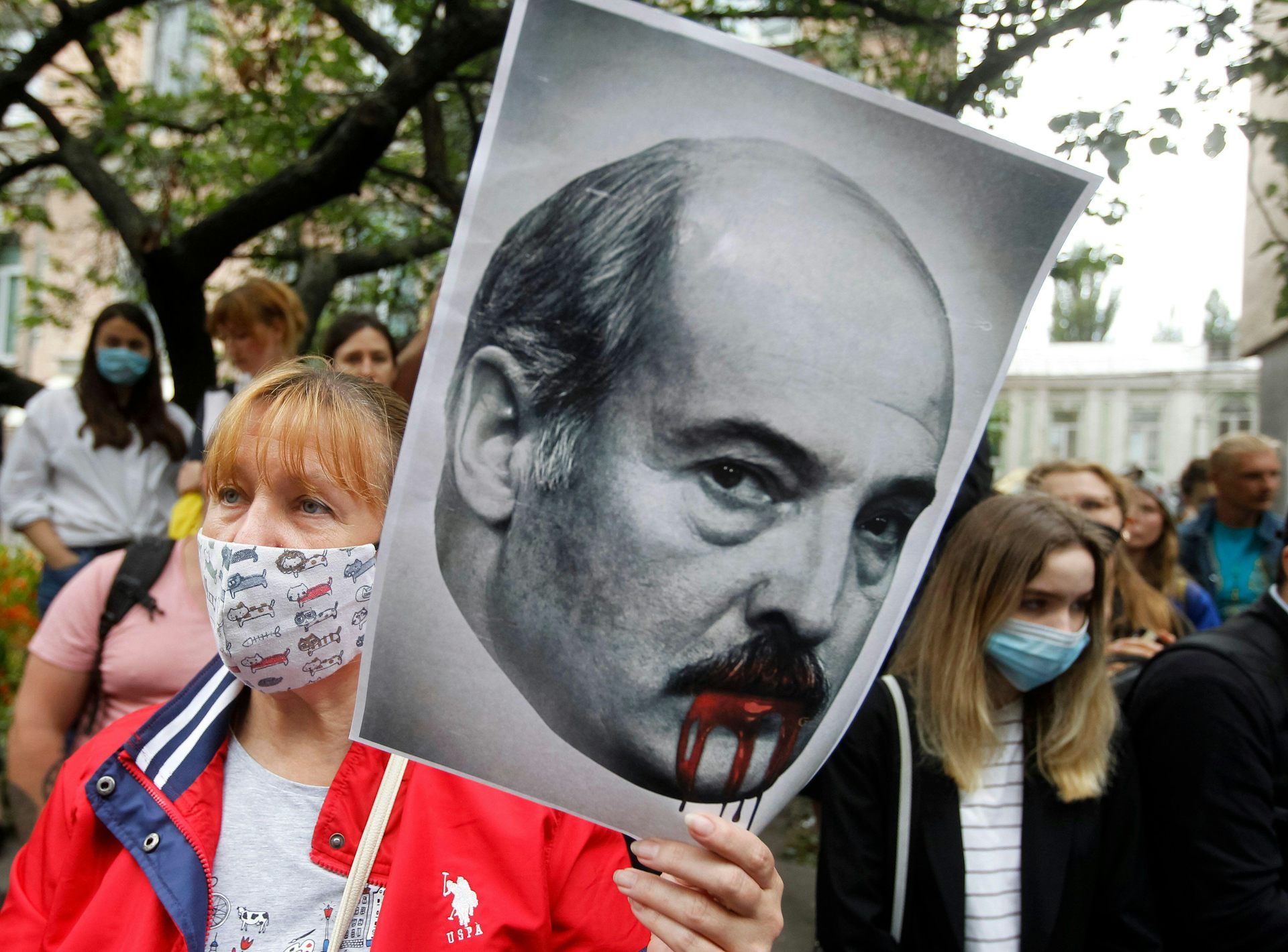 Tikėtina, kad kritikai taps vis labiau taikiniai, nes Lukašenka plečia savo galimybes