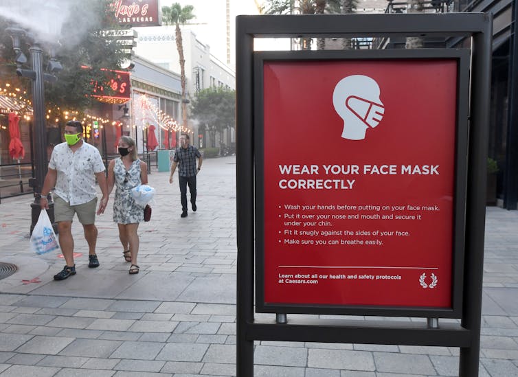Health and safety sign on how to properly wear face masks