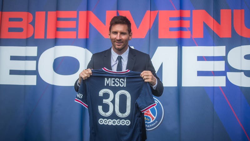 Por qué la llegada de Messi a París es clave para la proyección de la ‘marca Catar’ Por qué la llegada de Messi a París es clave para la proyección de la ‘marca Catar’