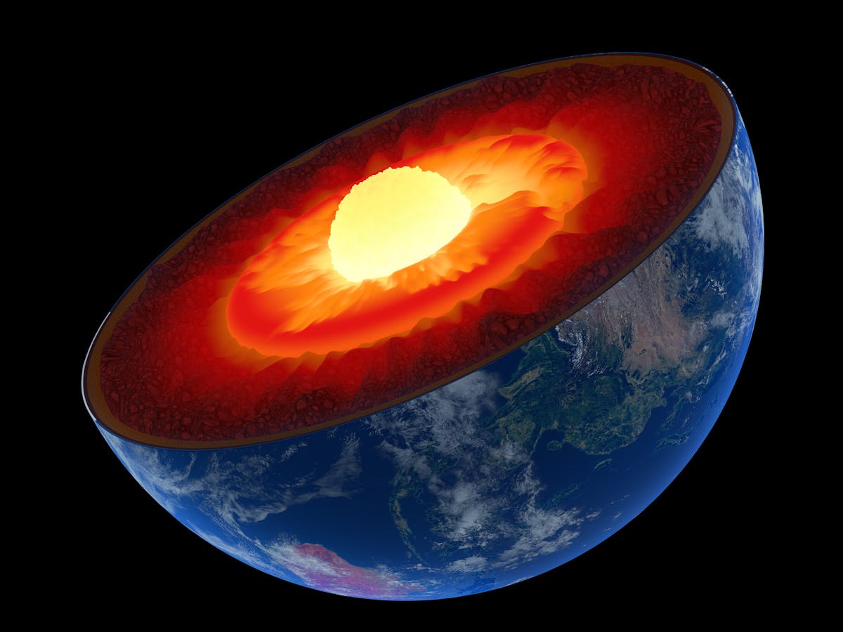 Por qué el núcleo de la Tierra creciendo en lado que en el otro