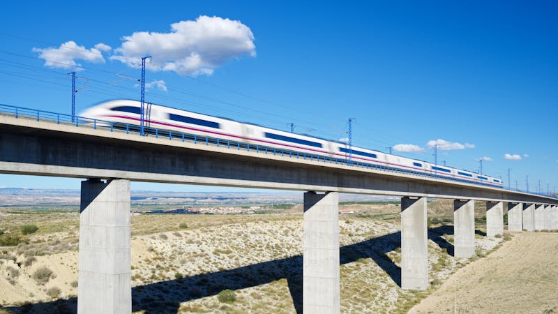 Alta velocidad: ineficiente, injusta e insostenible Alta velocidad: ineficiente, injusta e insostenible