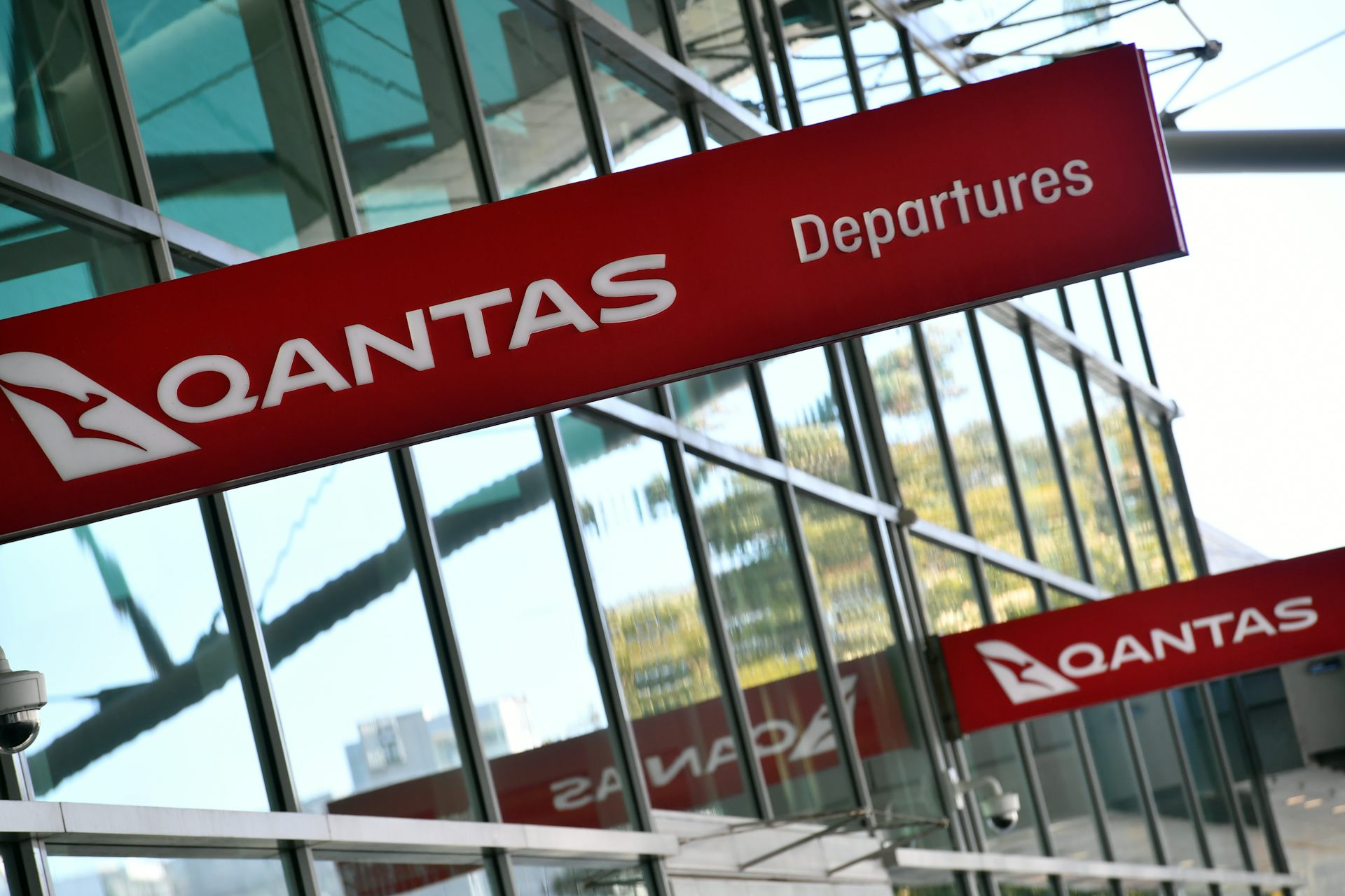 Qantas has grounds to mandate vaccination, but most blanket policies