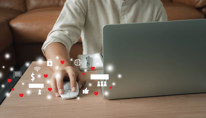 Las redes sociales mejoran la comunicación con el cliente y pueden hacer que la empresa ingrese más Las redes sociales mejoran la comunicación con el cliente y pueden hacer que la empresa ingrese más