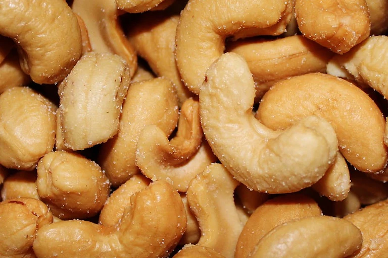 a bowl of cashew nuts