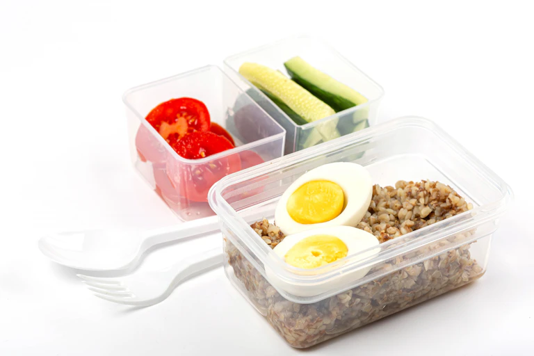 Food in reusable containers
