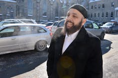 Adil Charkaoui devant un collège