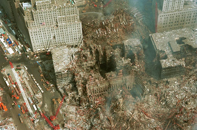Vue aérienne du site des tours du World Trade Center ravagé