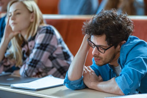 Bagaimana membuat kuliah tidak membosankan: jawabannya bukan teknologi, tapi memahami cara mengajar yang baik