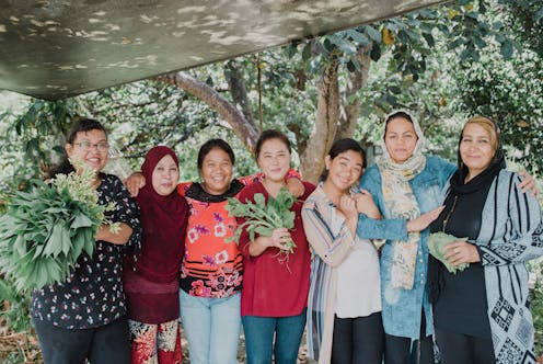 connecting women from refugee backgrounds with communities through art