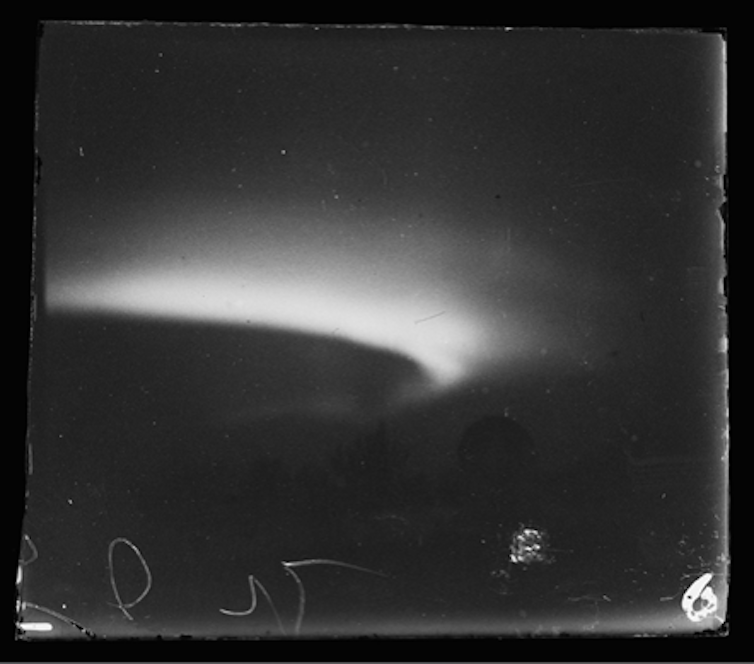 A black and white image of aurora