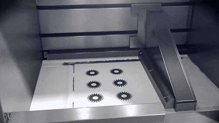 how metal 3D printing works