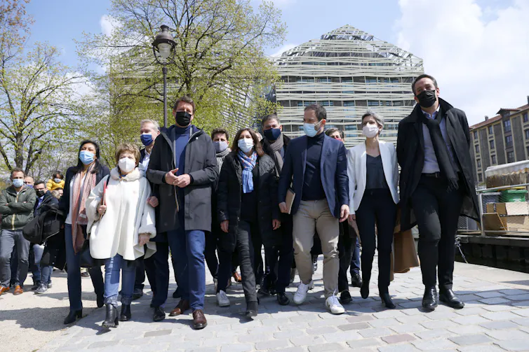 Le 17 avril 2021, les principaux membres des partis sociaux-démocrates et écologistes français réunis après une rencontre en vue d’une possible alliance pour les élections présidentielles