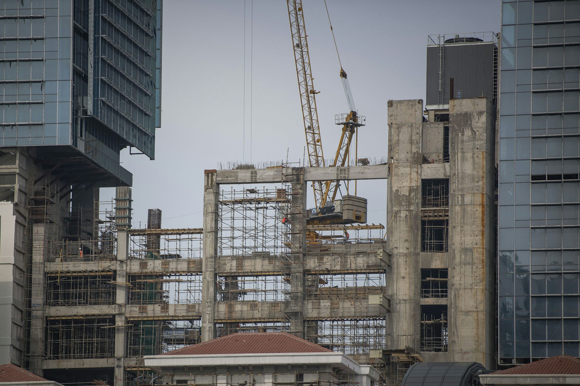 Bagaimana Indonesia bisa mengatasi penurunan produktivitas perekonomian