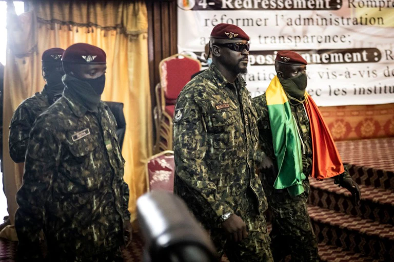 colonel Mamady Doumbouya (c)