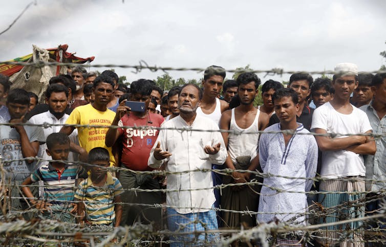 Refugiados Rohingyas perto da fronteira entre Bangladesh e Mianmar