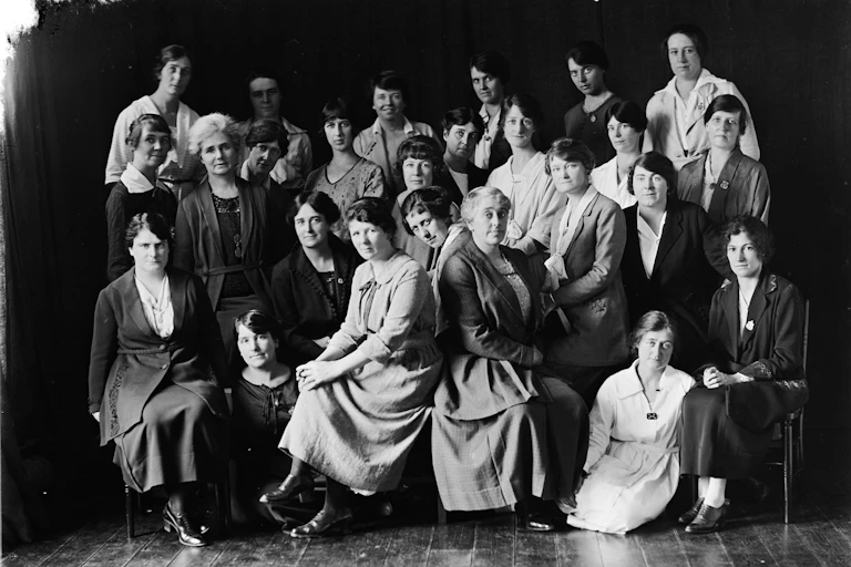 A group of women from the 1910s