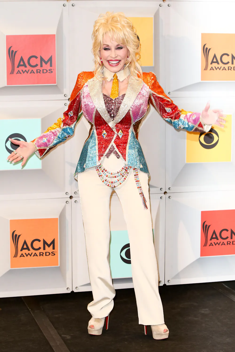 How Dolly Parton s Coat Of Many Colors Became An LGBTQ Anthem how-dolly-parton-s-coat-of-many-colors-became-an-lgbtq-anthem