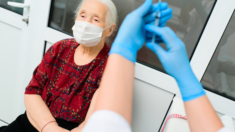 ¿Hay que ponerse una tercera dosis de la vacuna contra covid-19? ¿Hay que ponerse una tercera dosis de la vacuna contra covid-19?