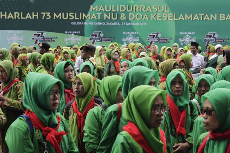 Mujeres musulmanas de Indonesia se reúnen para el 73 aniversario de la organización musulmana más grande, Nahdlatul Ulama.