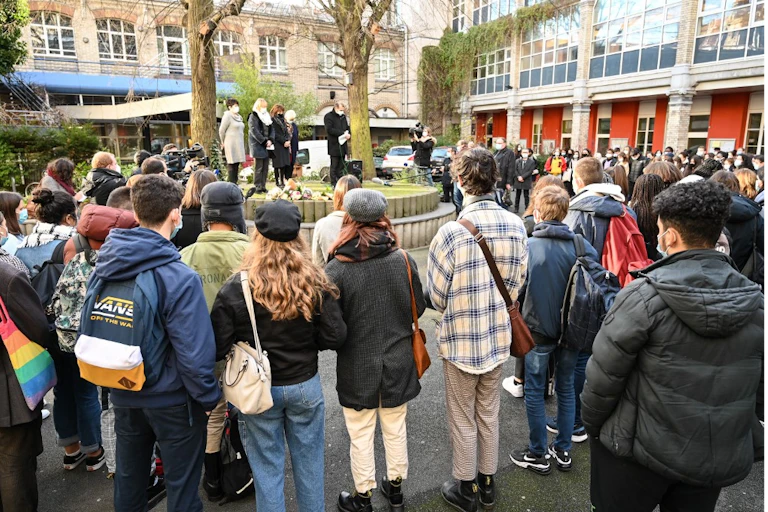 Au lycée Fénelon, à Lille, lors de l'hommage à Fouad/Luna, élève transgenre qui s'est suicidée le 16 décembre 2020.