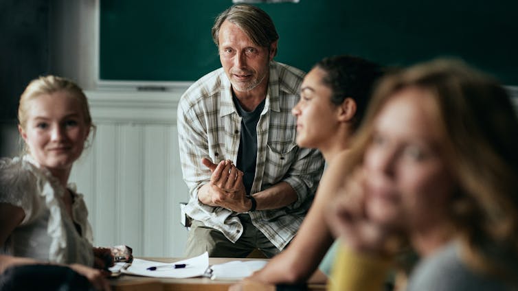 Mads Mikkelsen dans le film _Drunk_, de Thomas Vinterberg