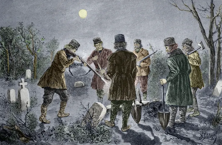 Un grabado del siglo XIX muestra a hombres con abrigos y sombreros disparando a un vampiro en un cementerio de Rumania.