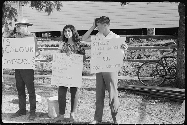 Student Action protest against segregation outside Moree Artesian Baths