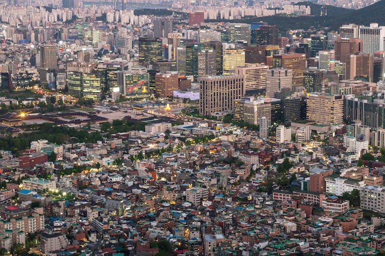 Une vue aérienne de Séoul, avec ses gratte-ciel