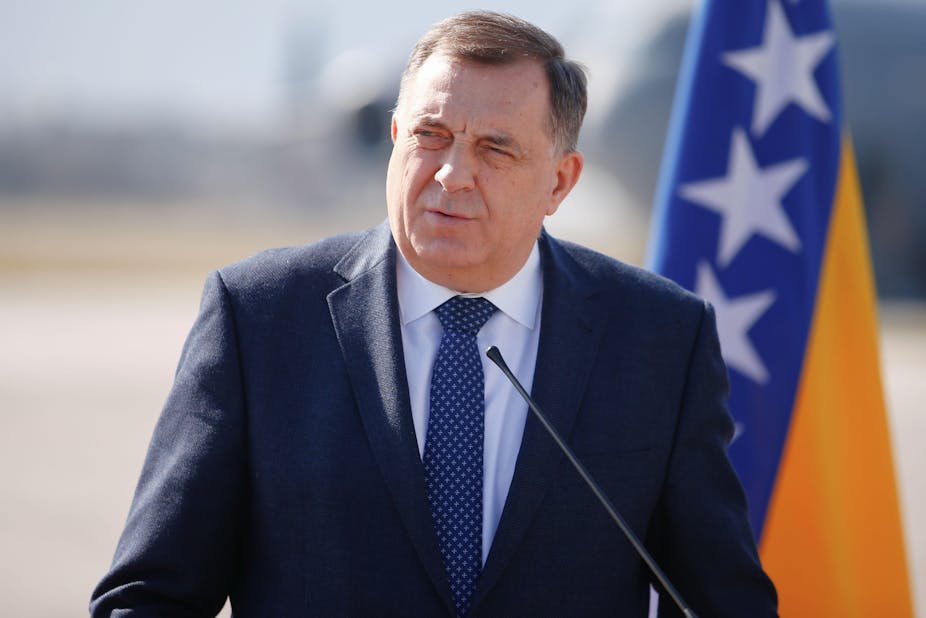 Bosnian Serb leader Milorad Dodik giving a press conference.