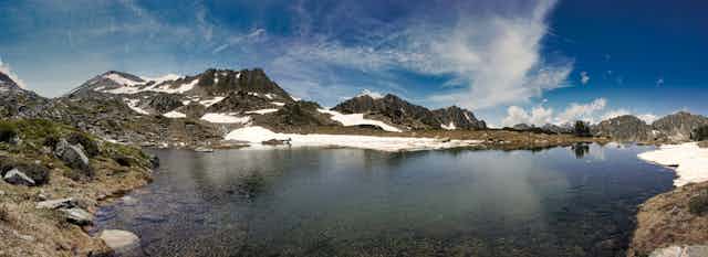 Mountain range and lake in the Pyrenees.