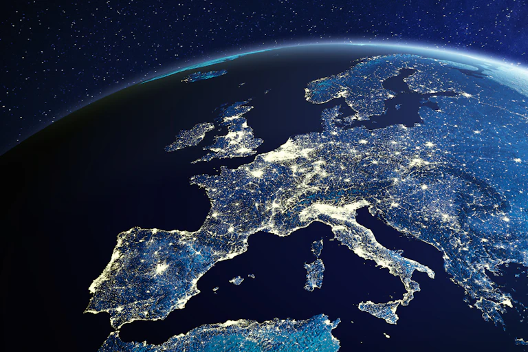 L'Europe vue de l'espace la nuit