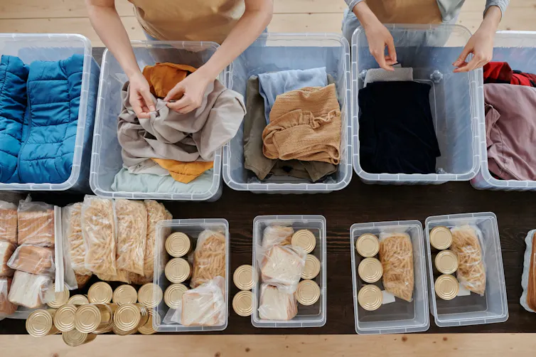 Scène de bénévolat alimentaire