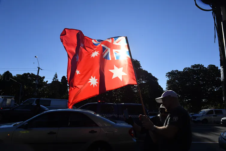 what is the australian merchant navy flag, the red ensign? and why do anti-government groups use it? what is the australian merchant navy flag, the red ensign? and why do anti-government groups use it?