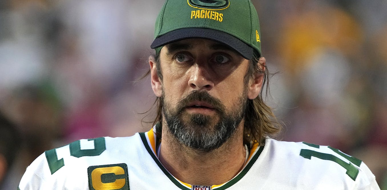 Scientists fight a new source of vaccine misinformation: Aaron Rodgers