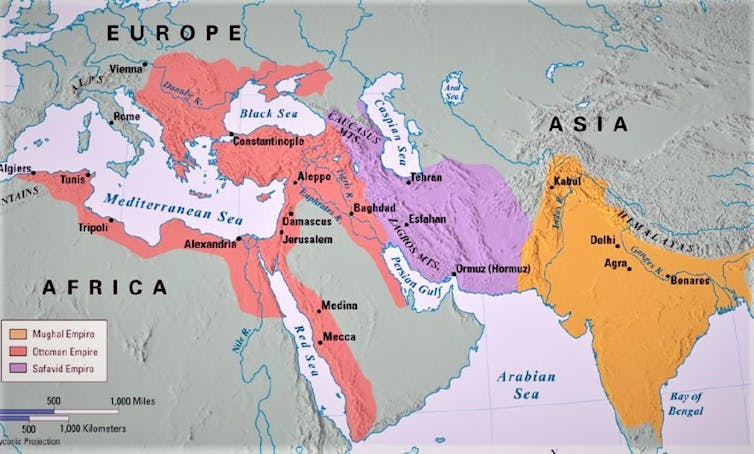 Mapeamento dos três impérios islâmicos no século 16