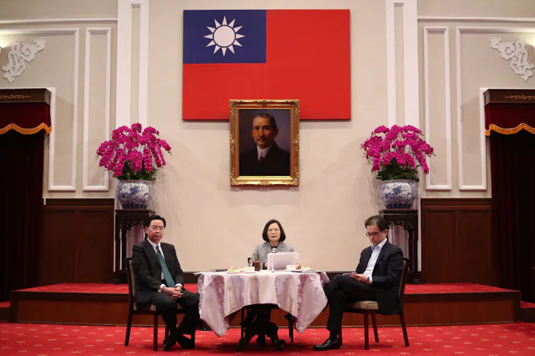 Taiwan's president Tsai Ing-wen with two aides at a press conference in Taipei, Taiwan, Jaunuary 2019.