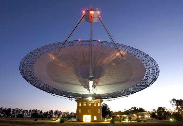 The Parkes 64-metre diameter radio telescope, located in Central NSW, Australia, was used to observe the pulsed radio emission. Image credit: Shaun Amy/CSIRO