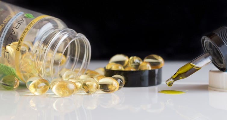 oil capsules and dropperf